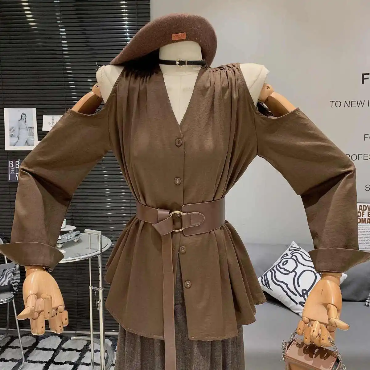 

Gagarich 2025 Autumn Hot Korean Style Temperament Slimming Off Off Shoulder Long Sleeved Shirt Women Design Sweet Young Top