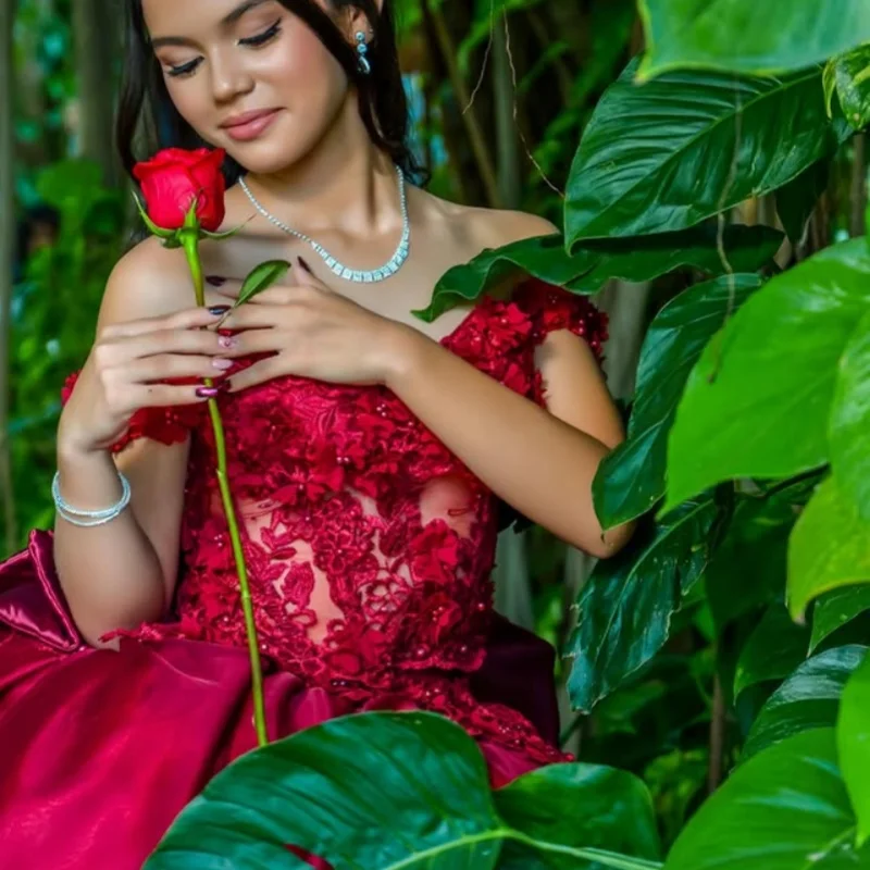 

simple Red Quinceanera Dress off-shoulder Lace crystal glitter decal flower Long tail vestidos de 15 Quinceanera ﻿Customized