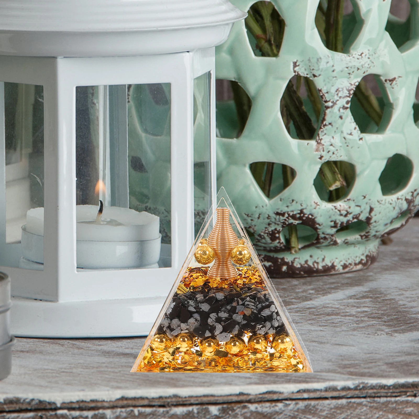 

Crystal Exquisite Desktop Pyramid Resin Craft Desktop Decor Home nament Model Artwork Tabletop Adornment