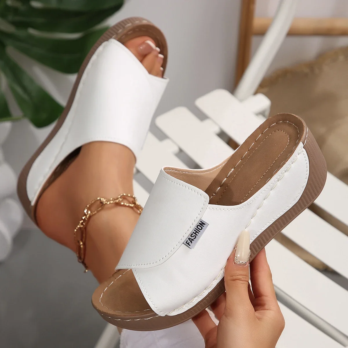 

Women Wedge Slippers New Fashion Open Toe Breathable Sandals Comfortable Buckle Female Casual Versatile thick bottom footwear