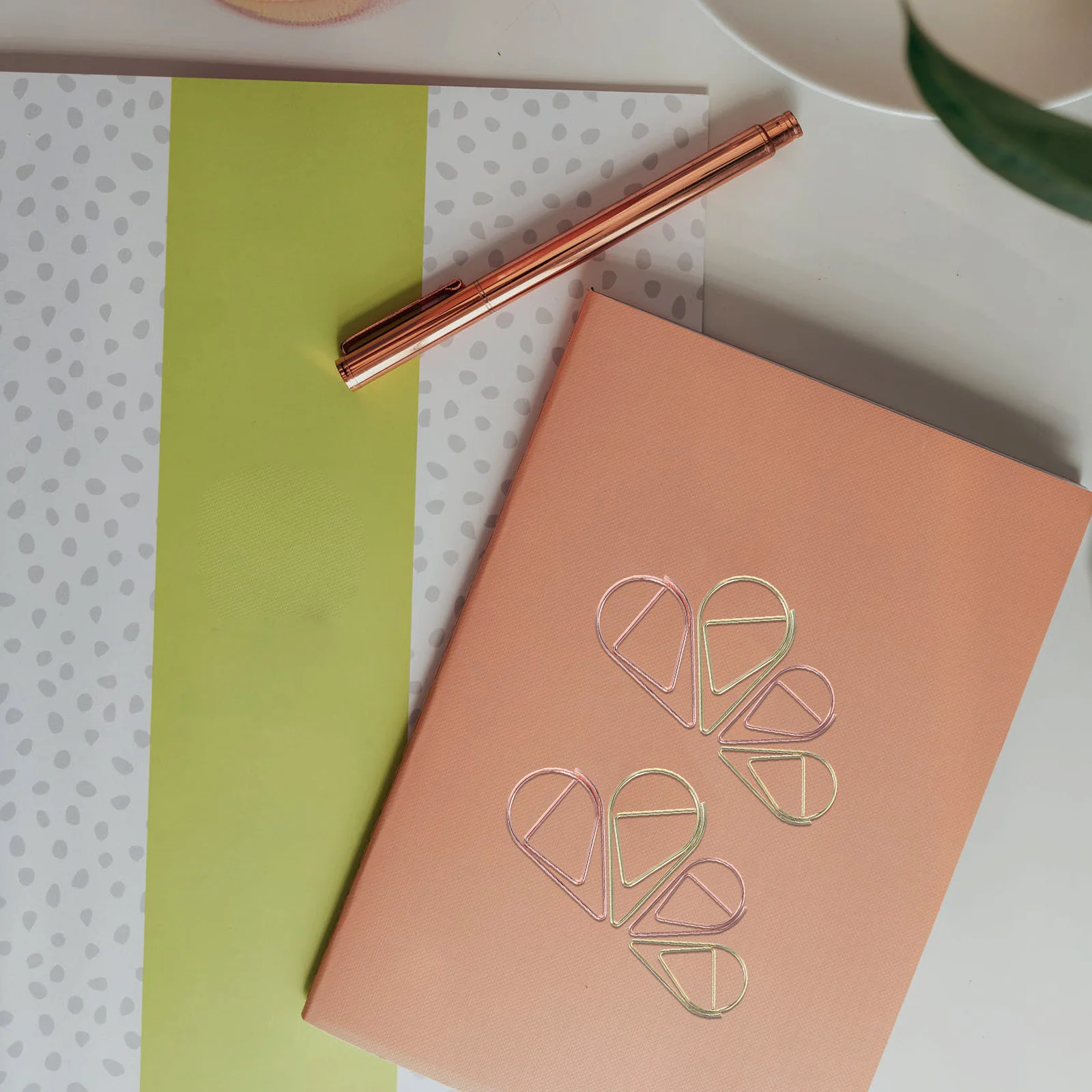 

100Pcs Decorative Teardrop Metal Paper Clips Small Clips for Office School Wedding Invitations Document Organizer