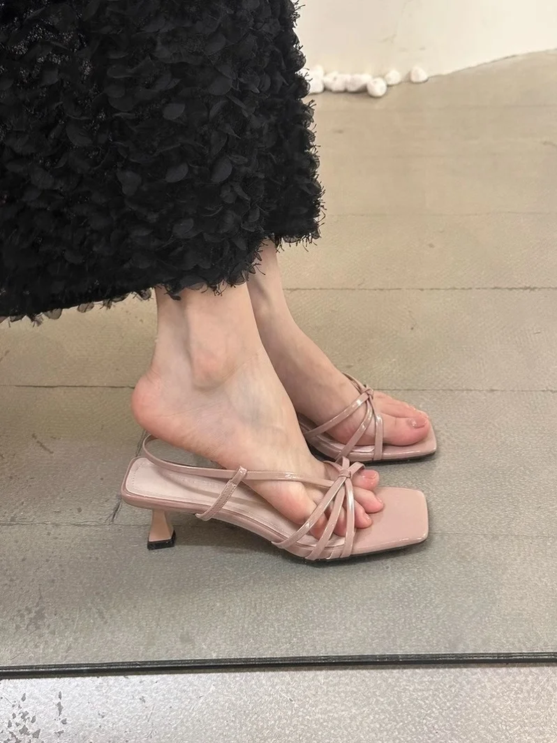 Sandalias de talla grande para mujer, talla 4-43, pie ancho, hermosas, Hada Sle, punta abierta, cabeza cuadrada, tacón fino, tacones altos