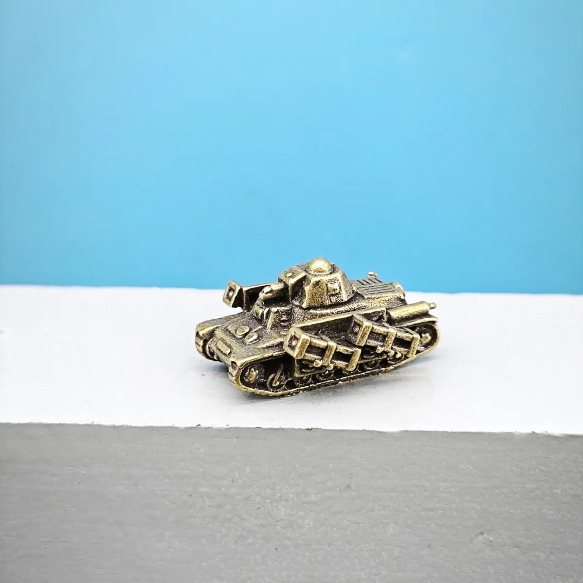 Vintage Brass H39 Style Tank Miniature Model Military Diorama Desktop Collectible Ornament