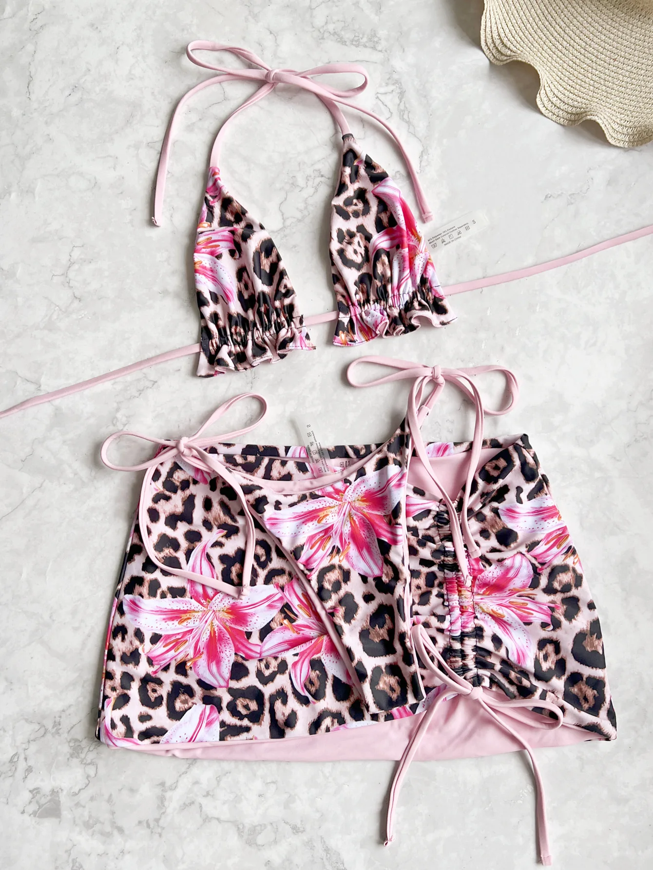 

Сексуальные комплекты микро-бикини с цветочным леопардовым принтом, комплект из трех предметов с мини-юбкой на шнурке, двусторонний купальный костюм, купальники, купальники