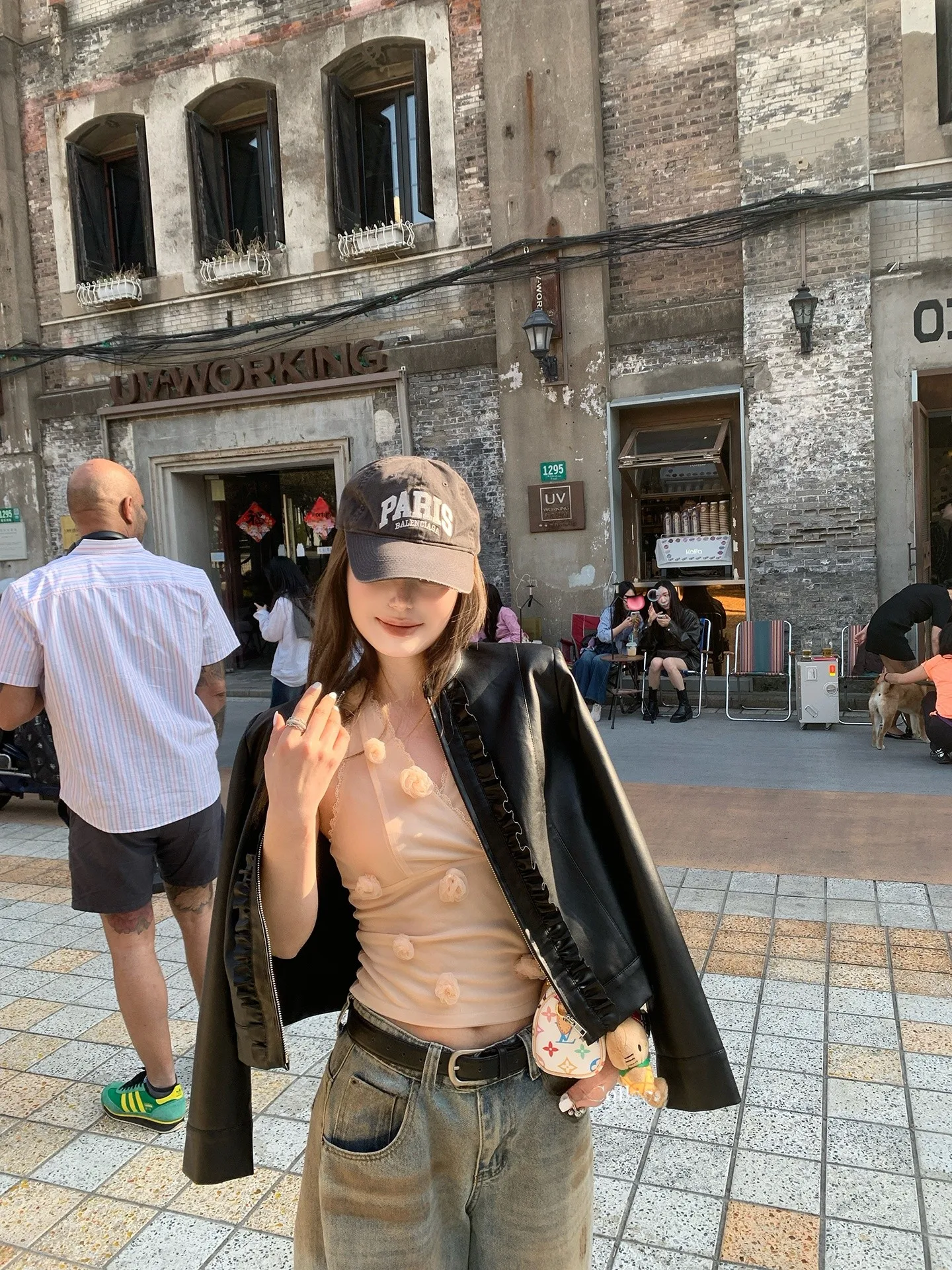 เสื้อแจ็คเก็ตหนังสีดำสำหรับผู้หญิง แบบสั้น ปิดซิป ดีไซน์ลายไม้ เสื้อคลุมลำลองสไตล์เกาหลี CHANGING REAL