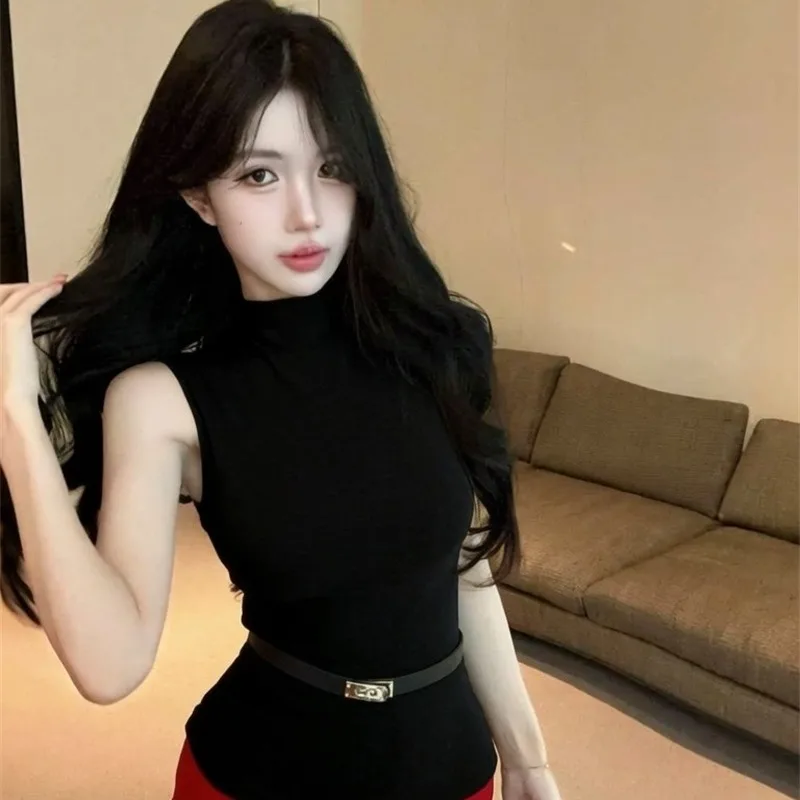 

Elegant Slim Fit Vest Top Half High Collar Women's Fashion Set Summer 2026 Pure Desire Style Short Sleeveless Two-Piece Suit