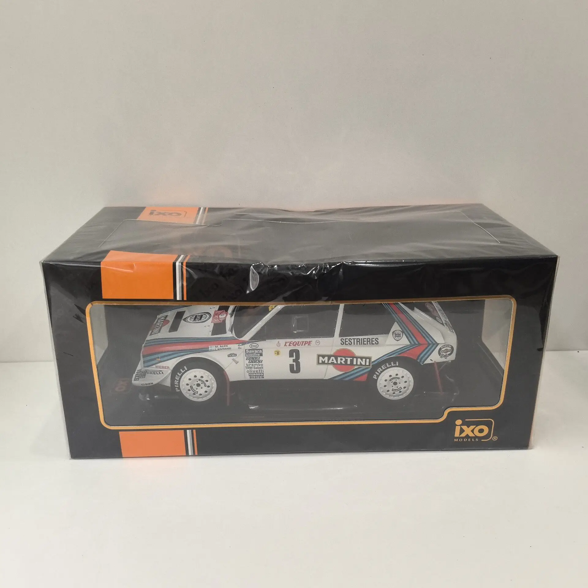 

Diecast IXO 1/18 Scale LANCIA DELTA S4 # 3 1986 Racing C6 Alloy Car Model