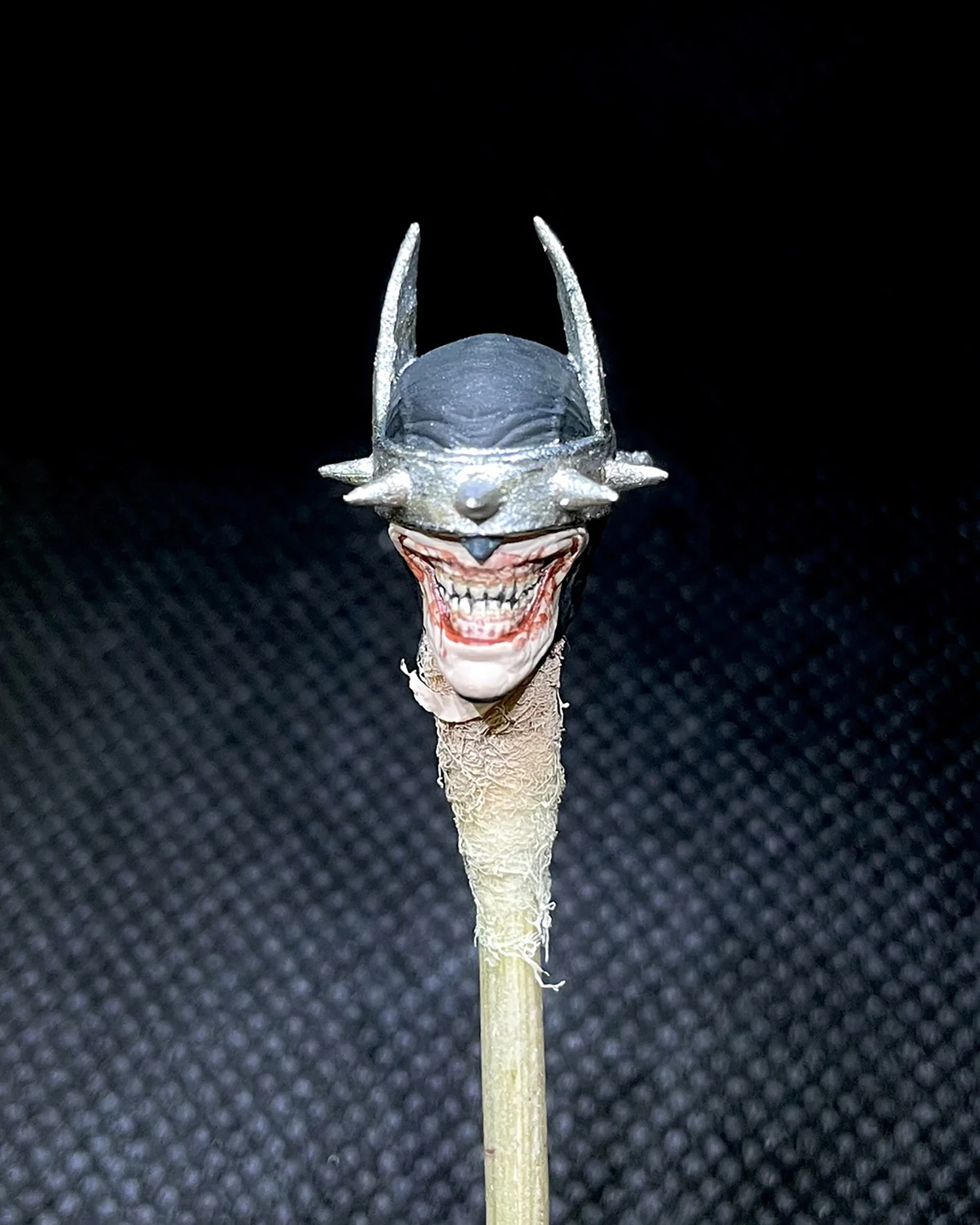 

1/18 Painted Laughing Bat Head Carving Sculpt Model Toys