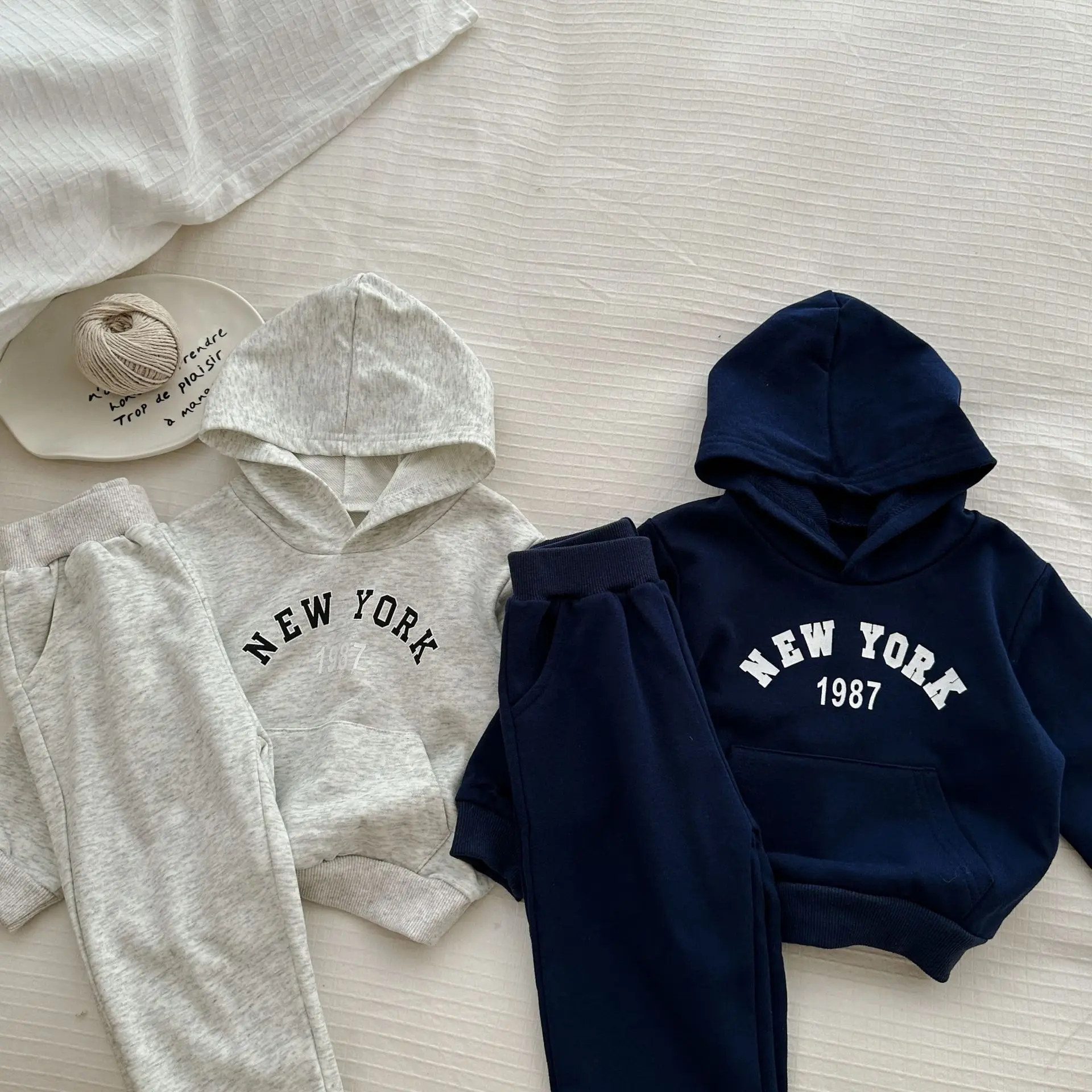 

2025 Autumn New Children Long Sleeve Clothes Set Boys Girls Letter Hooded Sweatshirt + Pants 2pcs Suit Kids Casual Sports Set