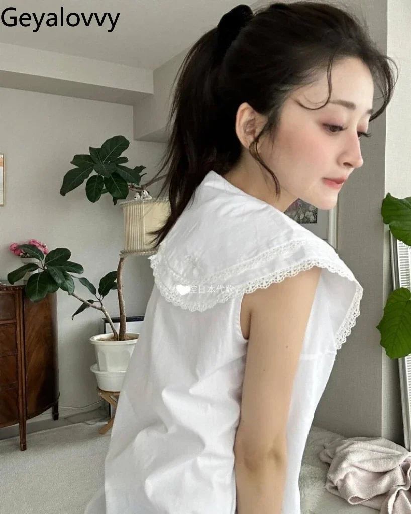 

Japanese Double-layer Love Lapel Lace Splicing Blouse Sweet Sleeveless Shirt Cute Girls Versatile Loose College Style Tops