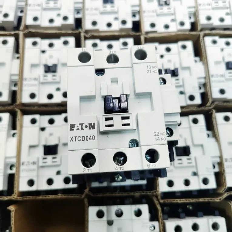 

Контактор EATON XTCD040 XTCD40-11 240В