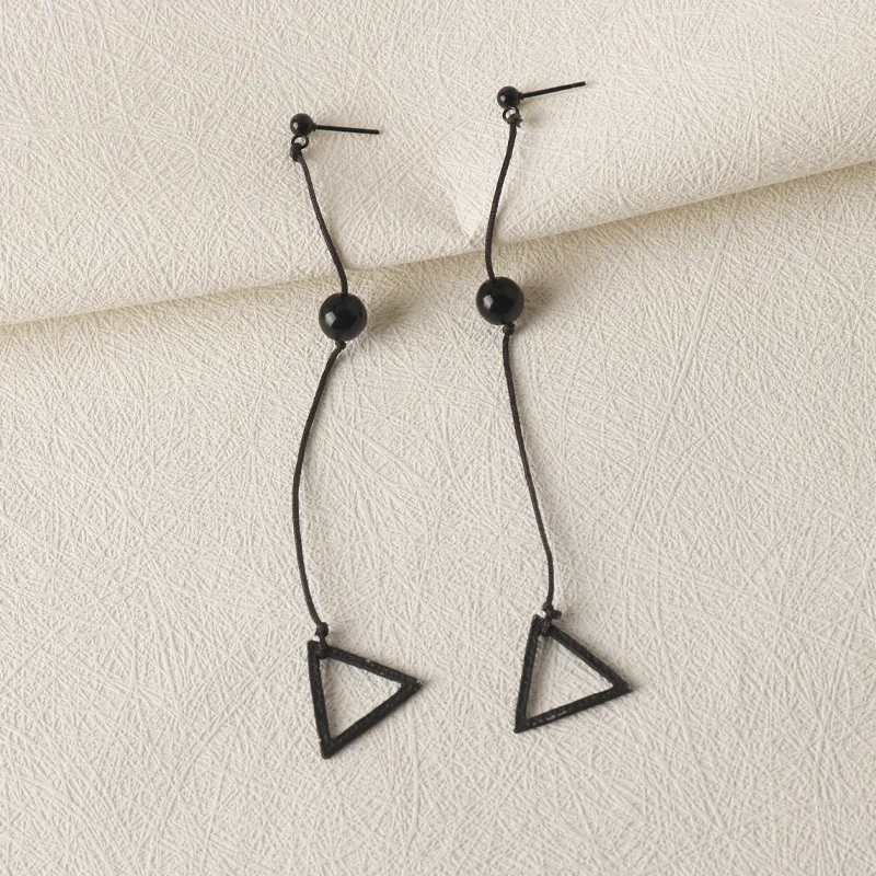 anime cosplay Chainsaw Man bungelen oorbel Hunger Devil Fami Famine Devil Zwarte Driehoekige Lange Oorbellen sieraden fans geschenken