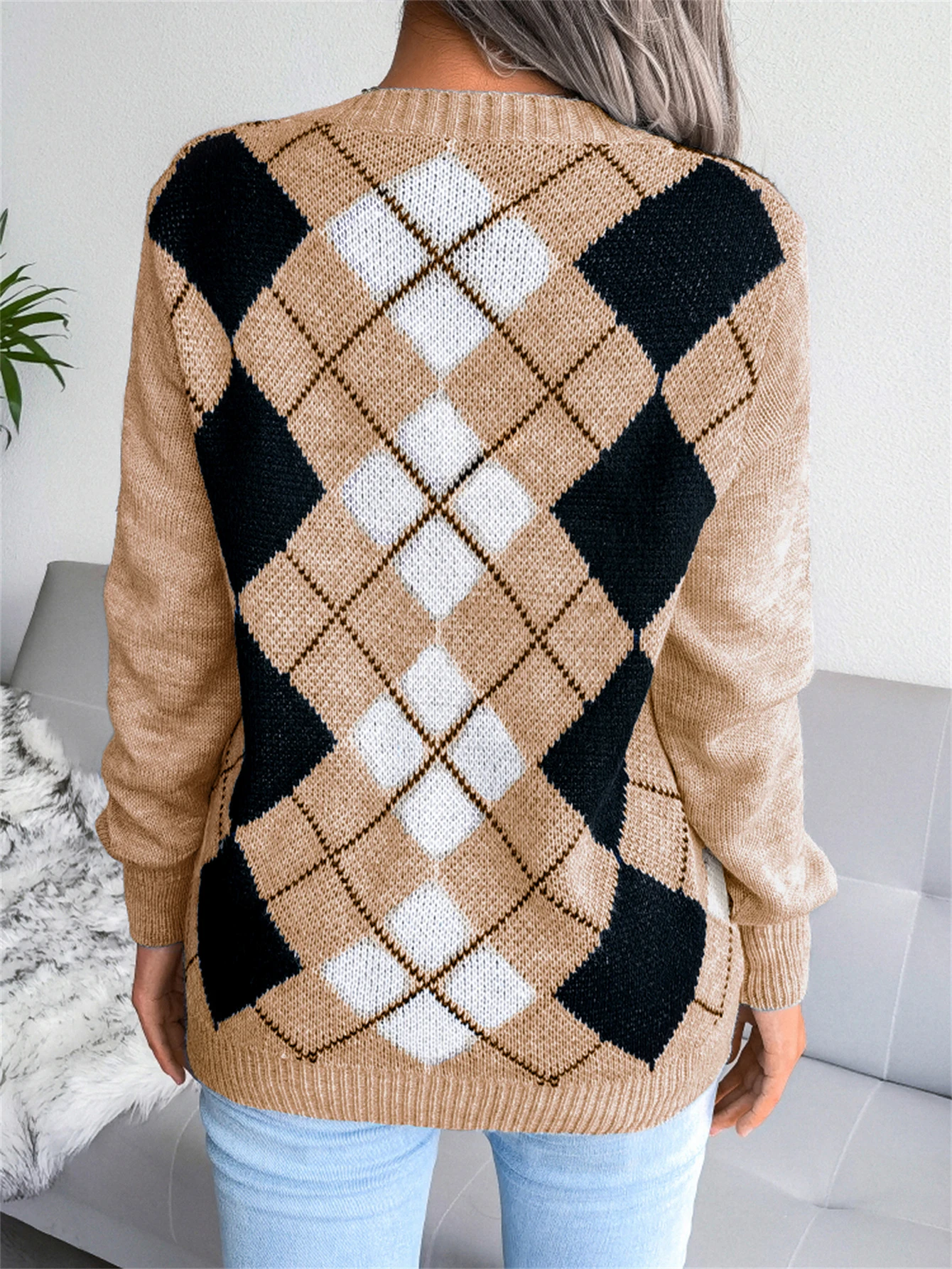 Autumn Winter Casual V-neck Diamond Plaid Pattern Long Sleeved Knitted Pullover For Women Sweater Top