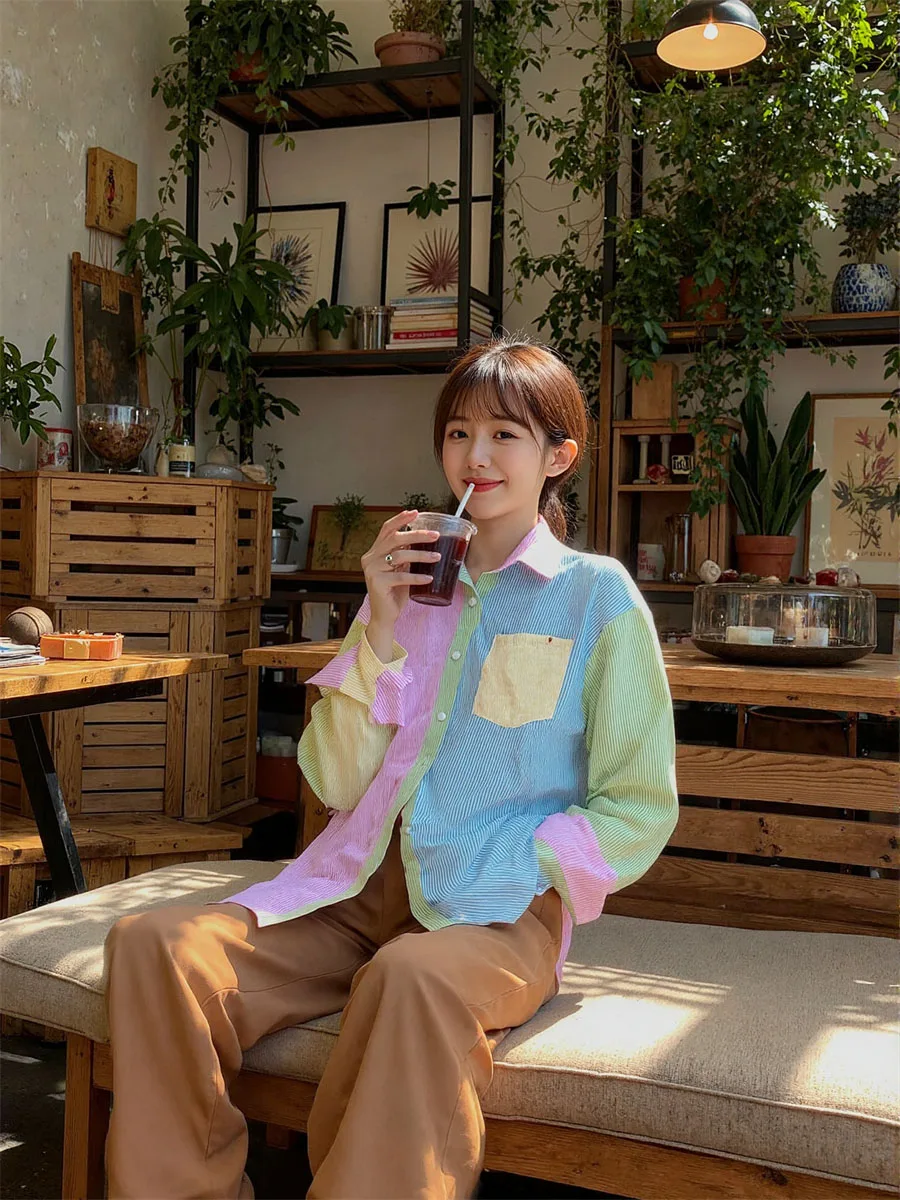 

Легкая женская рубашка ярких цветов с полосатым лоскутным дизайном, длинными рукавами и молодежным корейским стилем для повседневной одежды