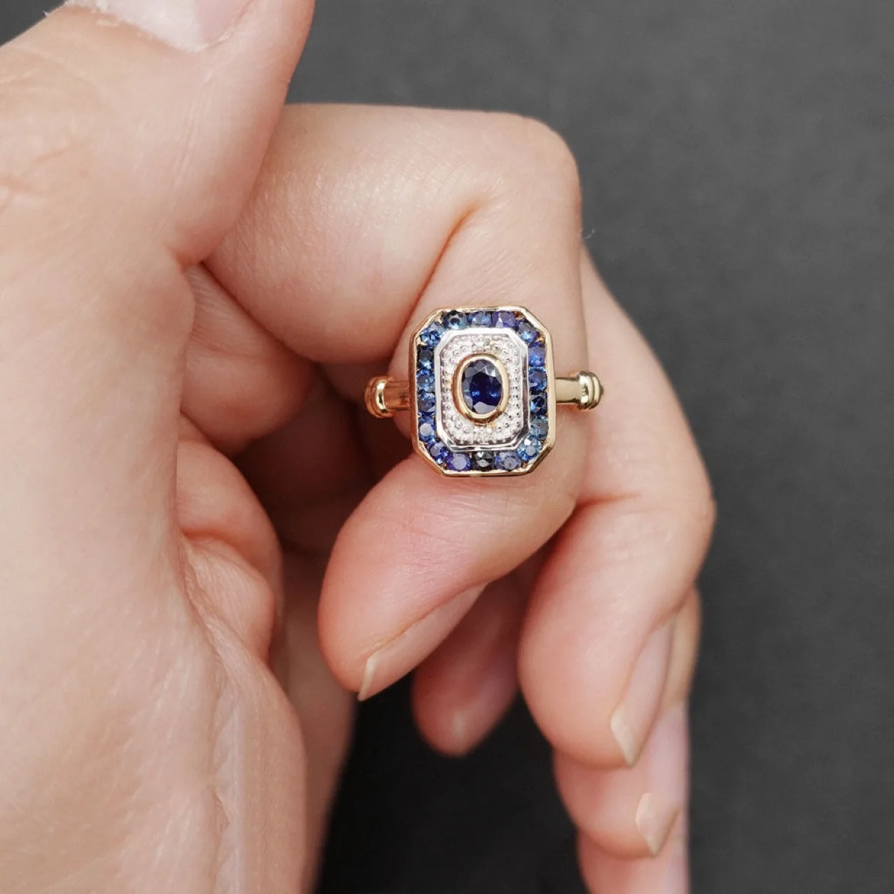 French Luxury Style Gold Color Inlaid with Multiple Zircons Splicing Color Ring Women\'s Mysterious High-end Banquet Jewelry Ring