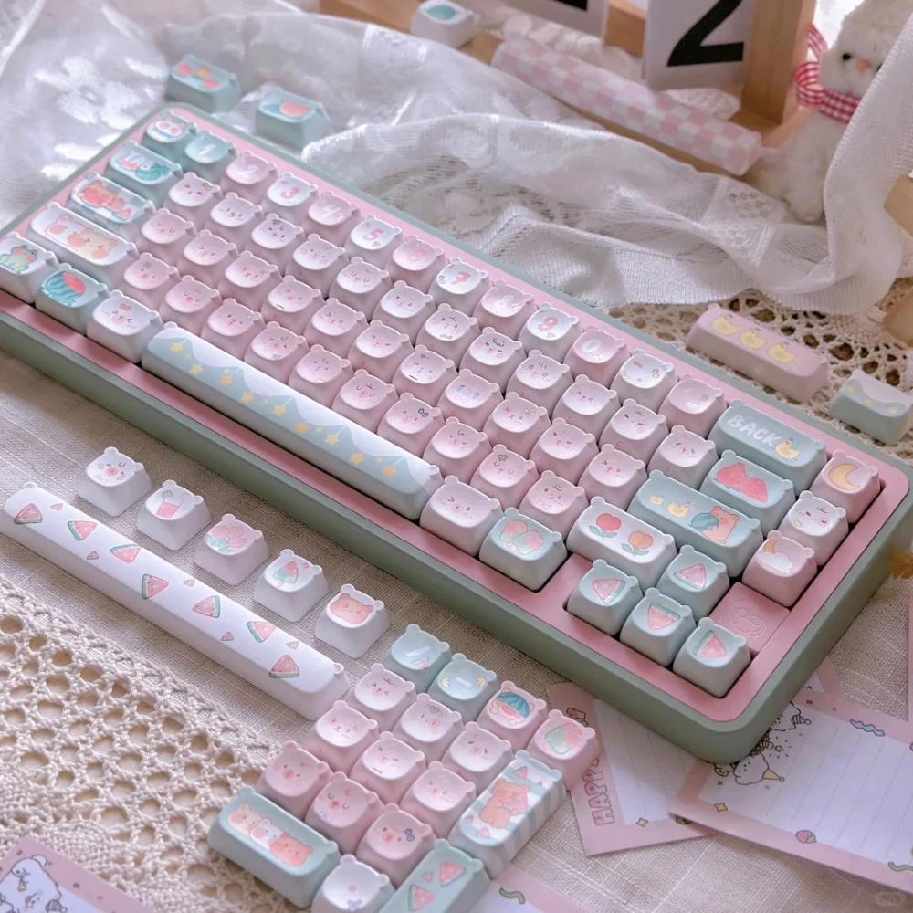 Imagem -02 - Melancia Bear Keycap Grupo Eao Pbt 131keys Sublimation Faça Você Mesmo Teclado Mecânico Cabeça de Urso de Verão Rosa Verde Kawaii