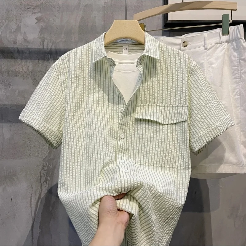 2024 nuova estate di fascia alta a contrasto di colore sciolto moda Casual risvolto tasca strisce camicia a maniche corte semplice e Versatile