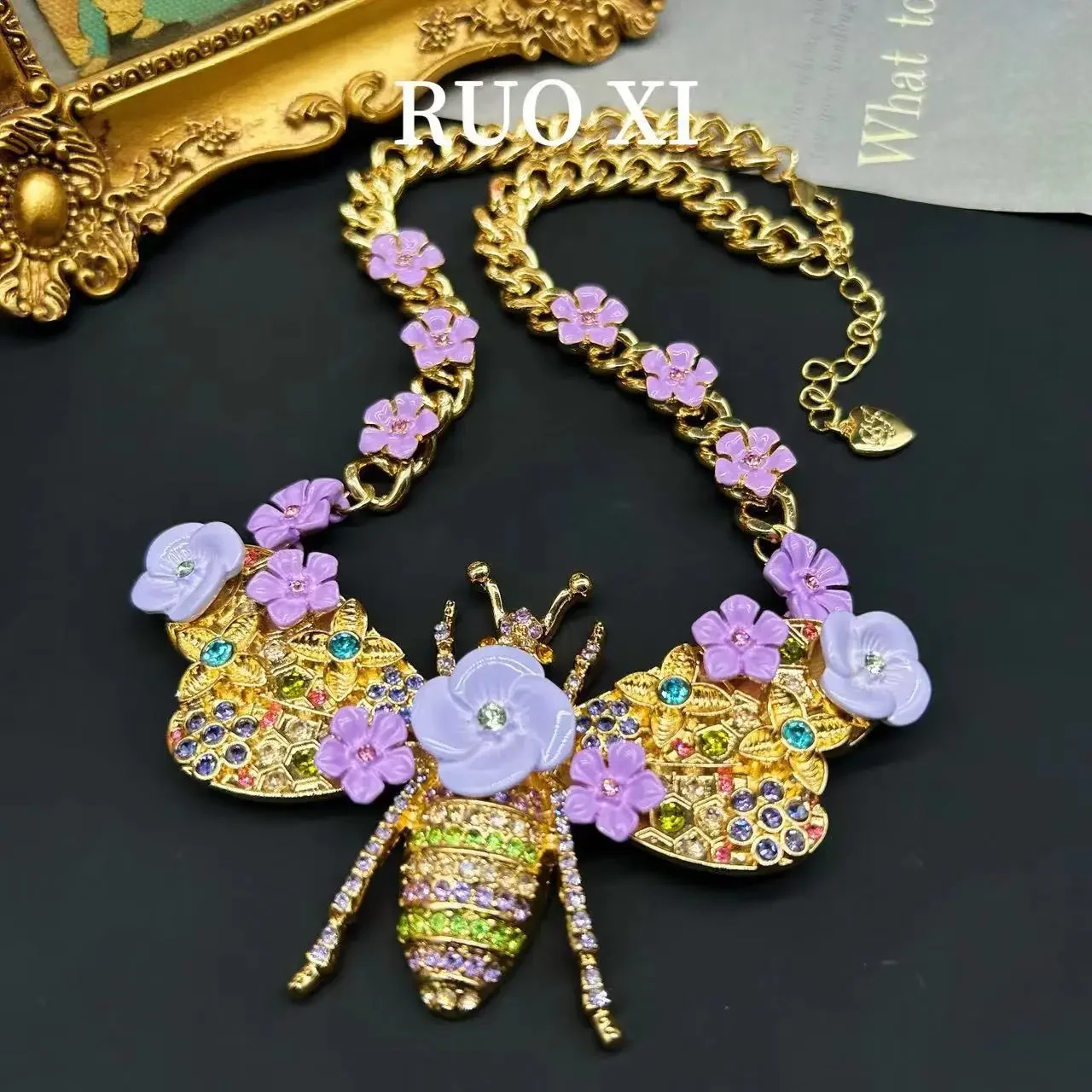 Middle Ancient Vintage Vintage Animal Bee Flower Necklace Pink Sweet Cute and Graceful Colorful Earrings Suit