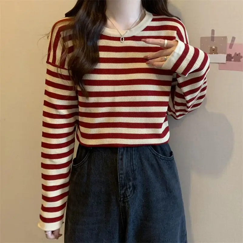 2024 Black Top for Women Off White Tshirt Striped Clothing Loose Red Woman T-shirt Korean Fashion New Arrivals Funny Kpop In Tee