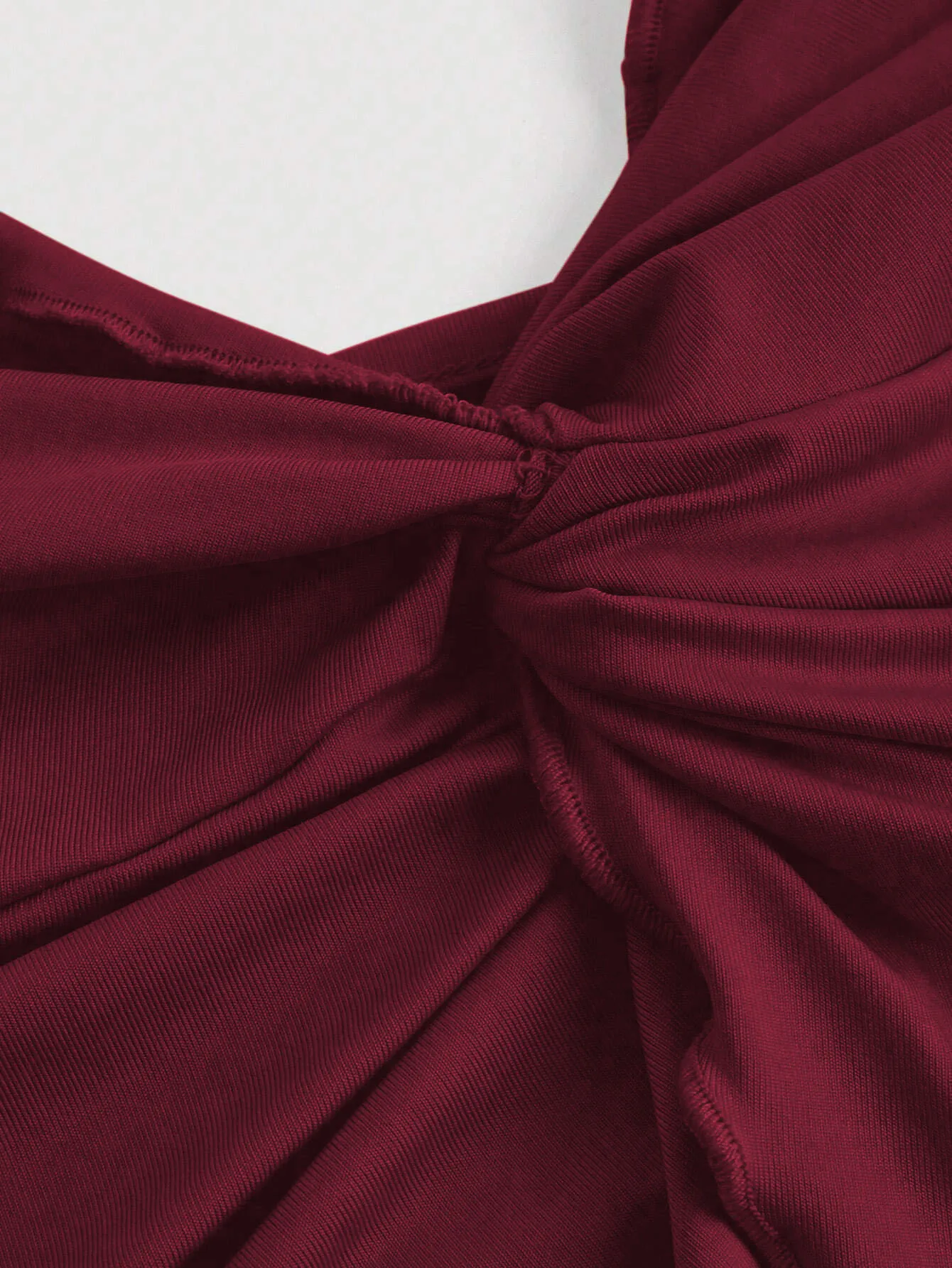 بلوزة نسائية غير رسمية متقاطعة من الأمام بلون سادة مثيرة بدون ظهر بقصة ضيقة بدون أكمام ملابس خروج لصيف 2025