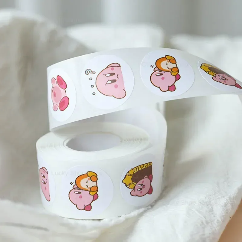 500 sztuk Kirby Cartoon naklejki 2.5cm okrągła etykieta uszczelniająca pieczęć do kopert naklejka do albumu DIY uroczy prezent dekoracje etykiety naklejki