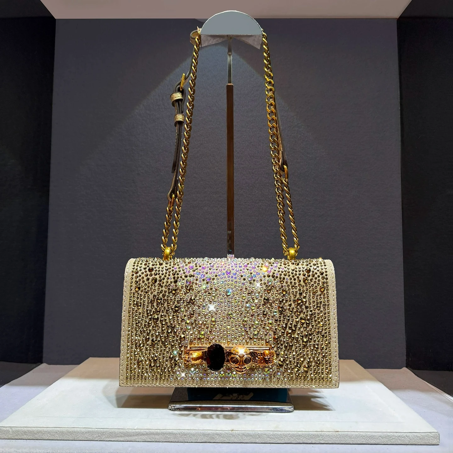 Luxury Designer Brand New High Quality Rhinestone Chain Shoulder Crossbody Bag Fashion Trend for Women Hot Sale