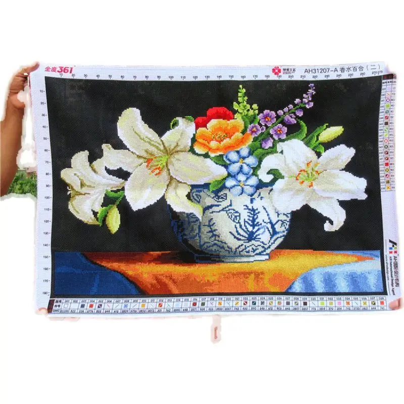 

Handmade cross stitch finished perfume lily two fresh flowers new restaurant dining room lily European oil painting