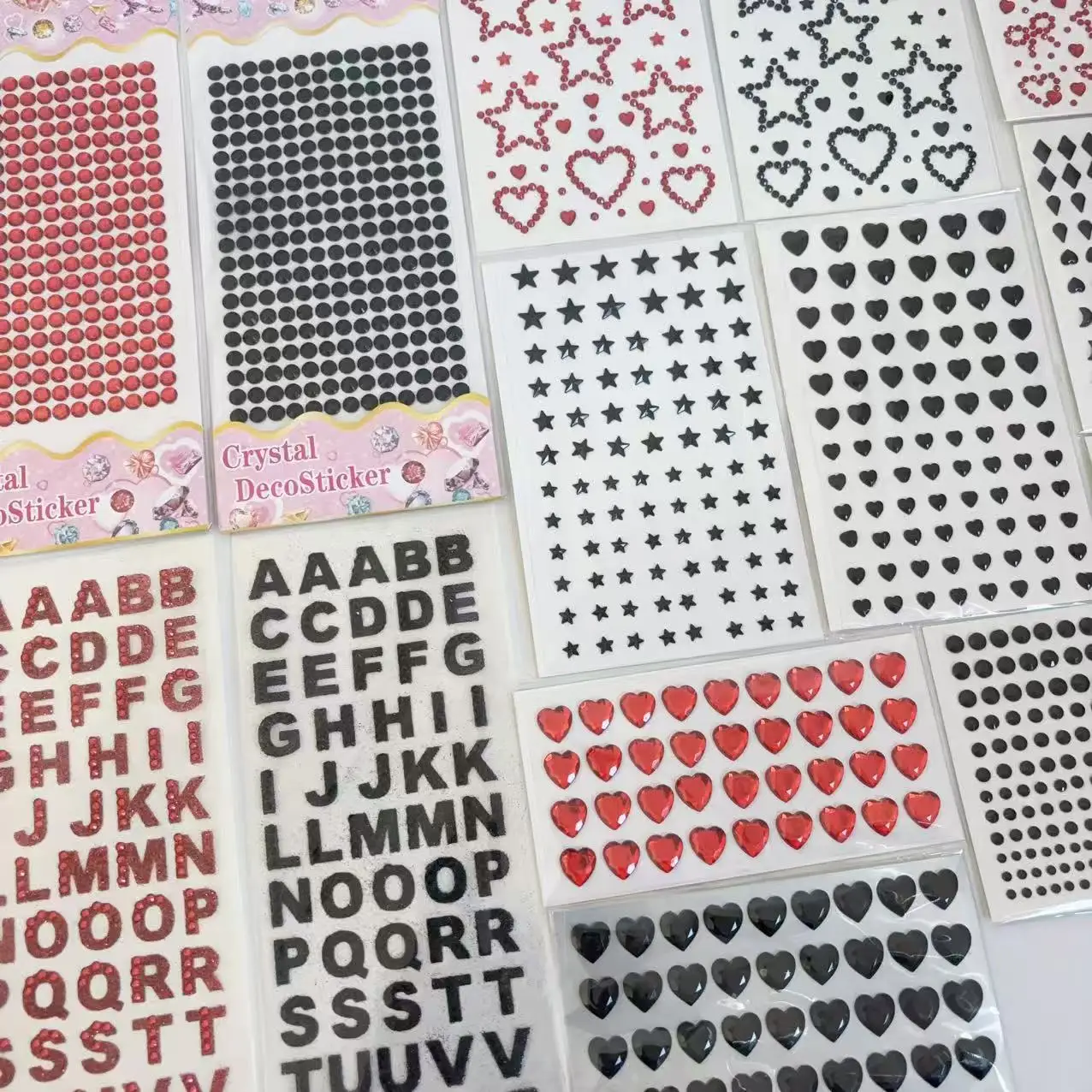 

Набор из 14 черных и красных серийных наклеек с бриллиантами и кристаллами для детских подарков, декоративных наклеек для сцены, макияжа, мобильного телефона