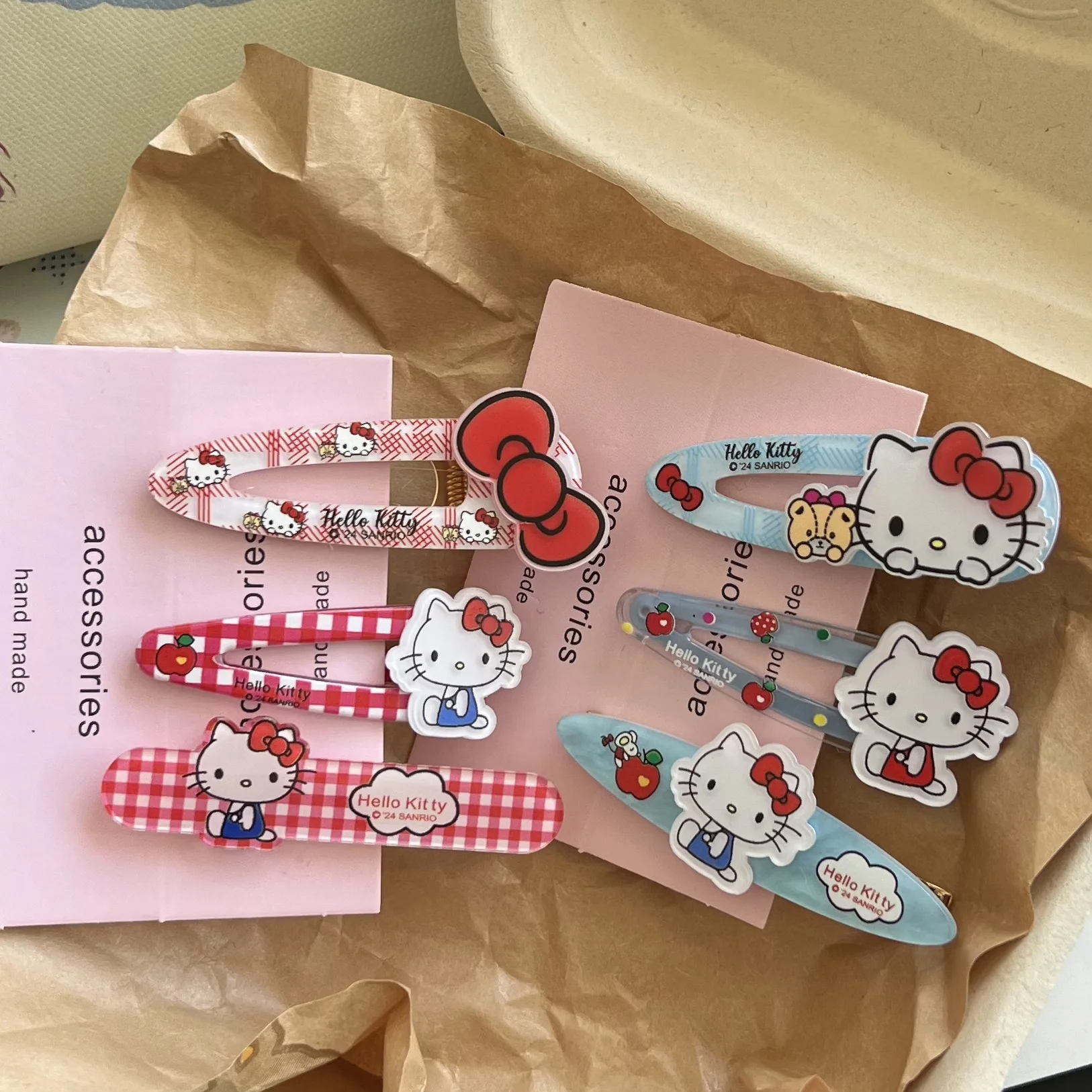 

Sanrio hellokitty New cute girl's heart duckbill clip versatile Japanese and Korean bangs side clip cartoon headdress for women