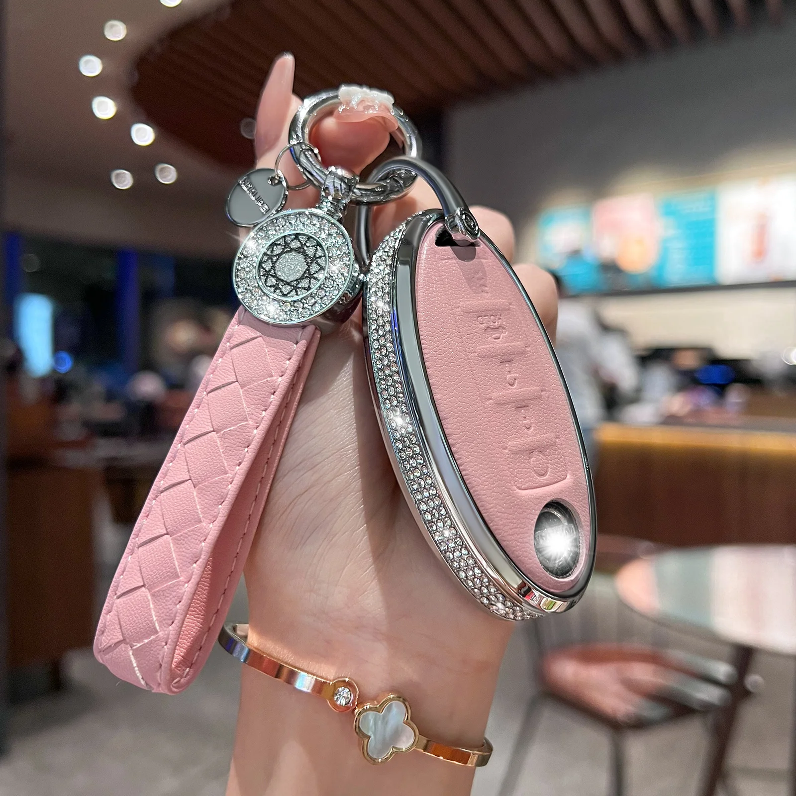 

Чехол-брелок для ключей для Nissan, защитная крышка из натуральной кожи с кристаллами, совместима с Nissan Altima, Maxima, Rogue, Armada P