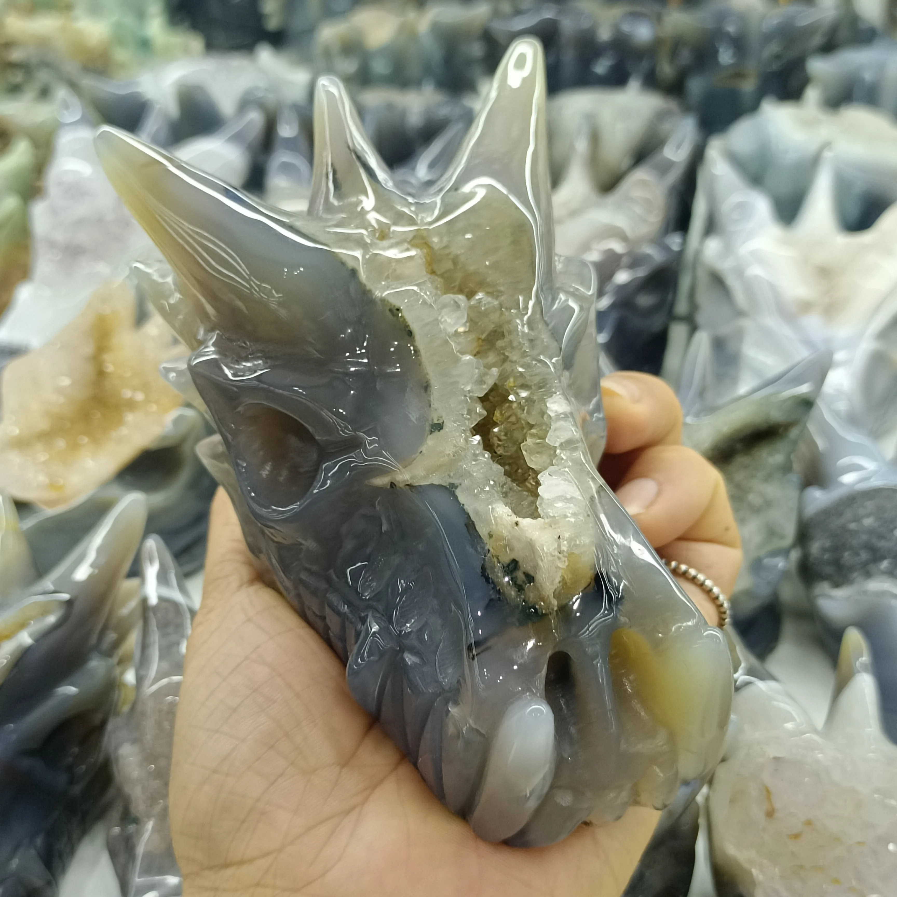 NATURAL AGATE CRYSTAL CAVE STONE HAND-CARVED DRAGON SKULL CRYSTAL ENERGY HOME OFFICE STUDY DECORATIVE CRAFTS