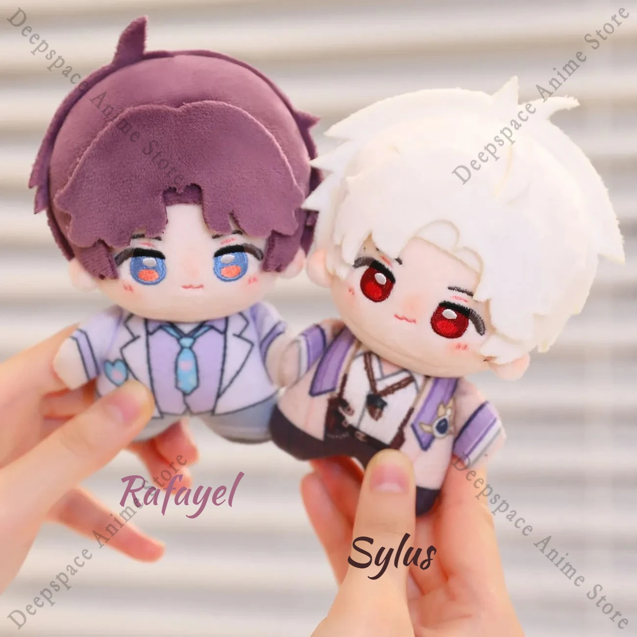 ตุ๊กตาผ้าพลัฌน่ารัก 10 ซม. ตัวละครจากเกม Love and Deepspace ซิลัส เซย์น ราฟาเอล คาเลบ ของขวัญสำหรับแฟนๆ ของเล่นสำหรับเดินทางและนอนกอด