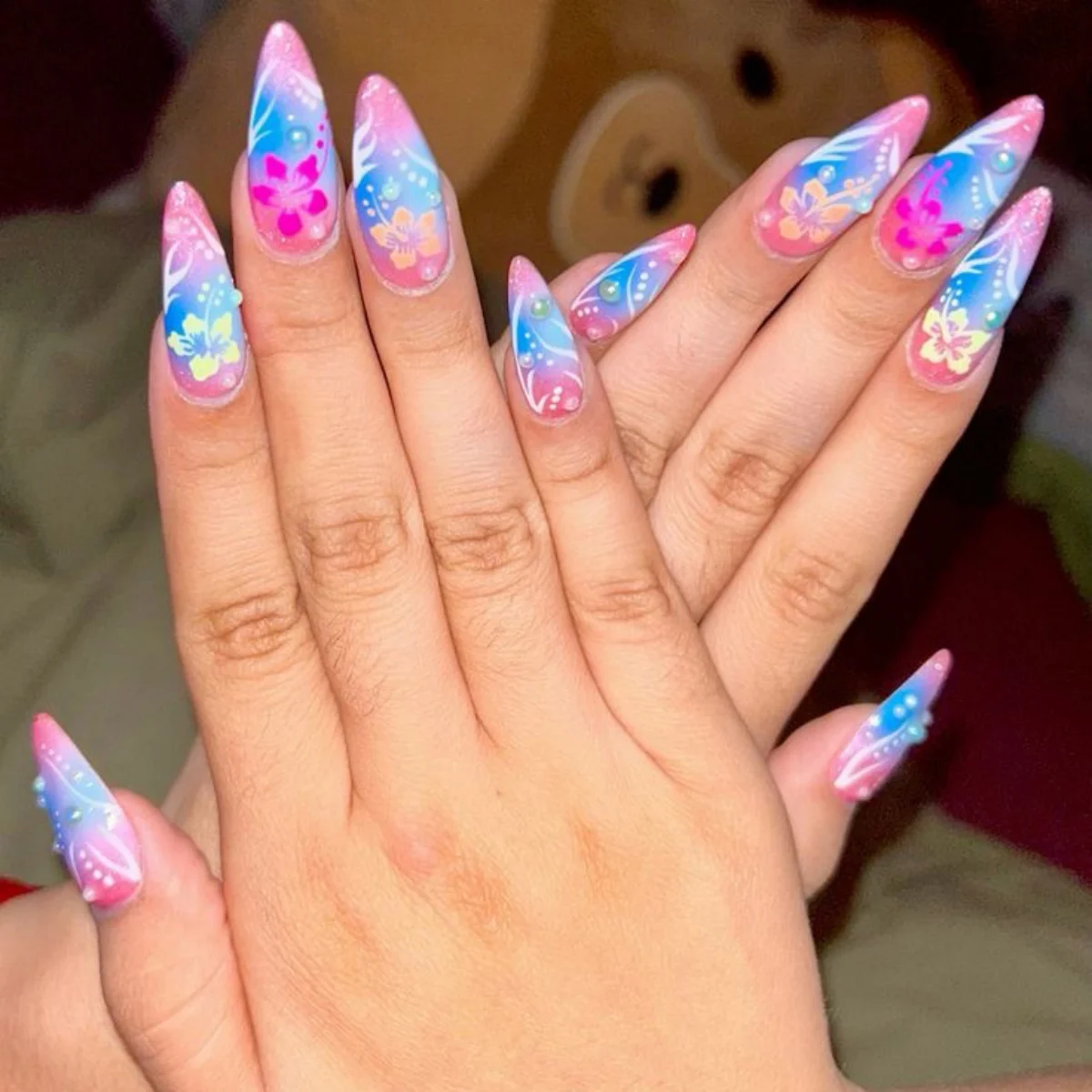 Juego de 24 Uds de uñas postizas largas de almendra, diseño de diamantes de imitación, uñas postizas, flor colorida, punta de uña francesa, manicura reutilizable