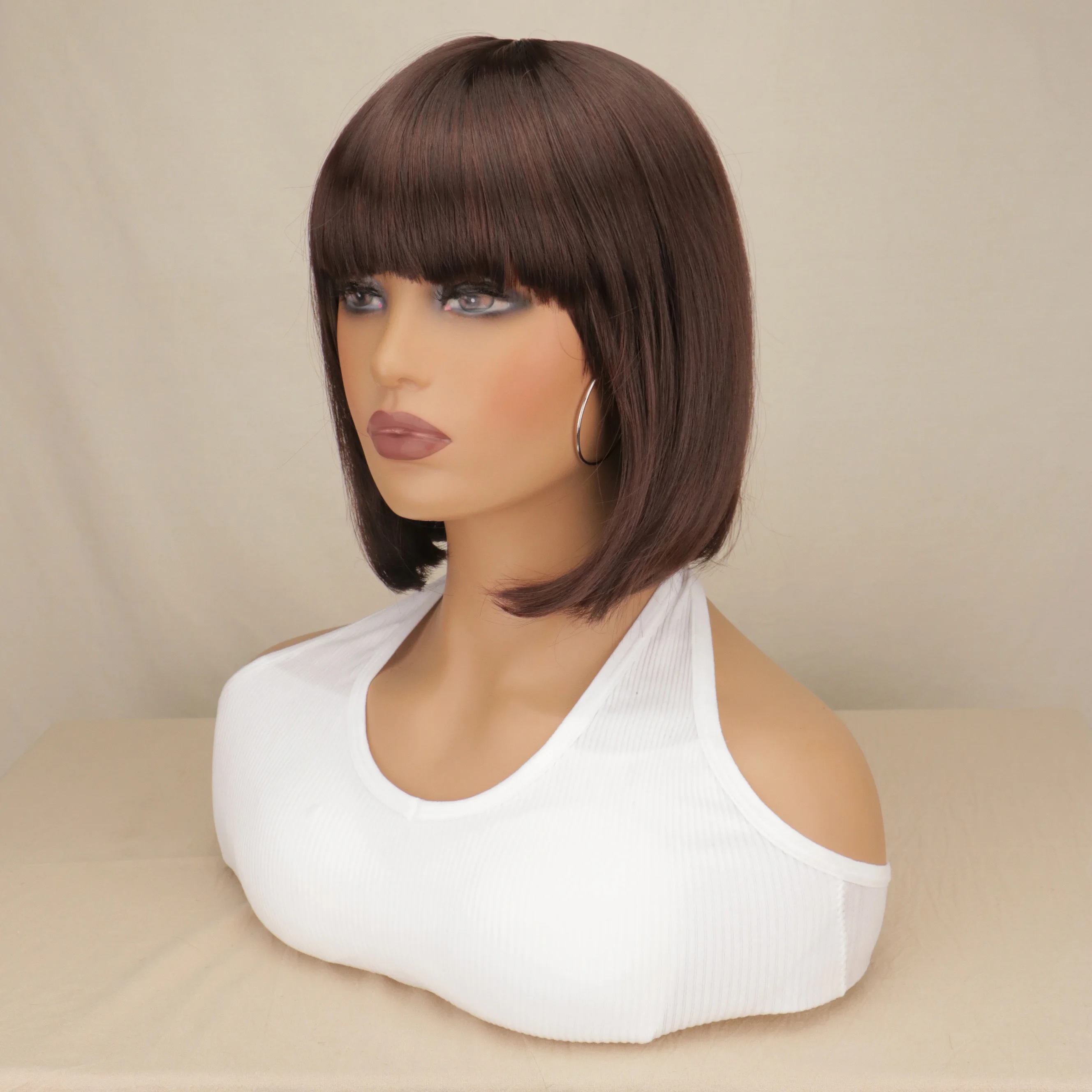 Velma Wigs Short  Bob Straight Brown Bob Wigs for Women Cosplay Flapper Wig with Bangs Cartoon Detective Look Halloween Costume