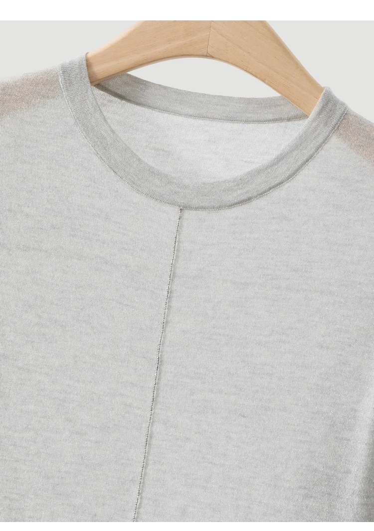 BY3621712 Damen-Pullover mit Rundhalsausschnitt aus Wollmischung mit Lurex-Strick, langen Ärmeln, zentralem Kettenverschluss vorne, schmaler Passform und metallischem Glanz für den frühen Herbst. – Detail 18
