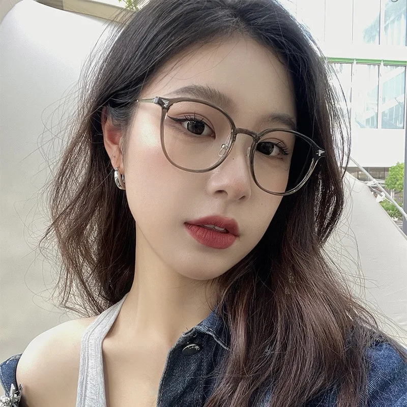 KLASSNUM New Korean Metal Transparent Blue Light Blocking Glasses Women Luxury Lady Flat Mirror Oval Frame Decorative Glasses