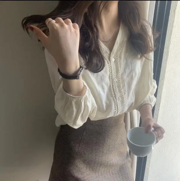 

Новинка: весенне-осенний женский топ из хлопка и льна с V-образным вырезом, белый, удлиненный, с уникальным дизайном, модель Small Ence