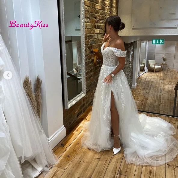 فستان زفاف مكشوف الكتفين بفتحة جانبية مزين بالدانتيل فساتين زفاف طويلة على شكل حرف a من التل فساتين نسائية للحفلات والزفاف