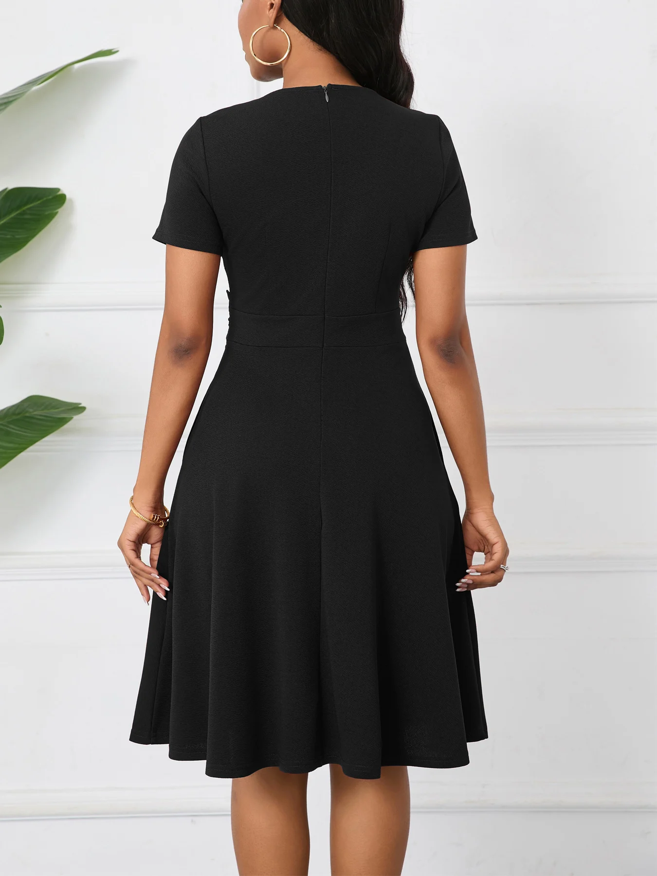 Elegantes Damen-Sommerkleid mit Rundhalsausschnitt, kurzen Ärmeln, Spitze, Taillenausschnitt, hoher Taille, elegant für Büro, Cocktailparty. – Detail 17