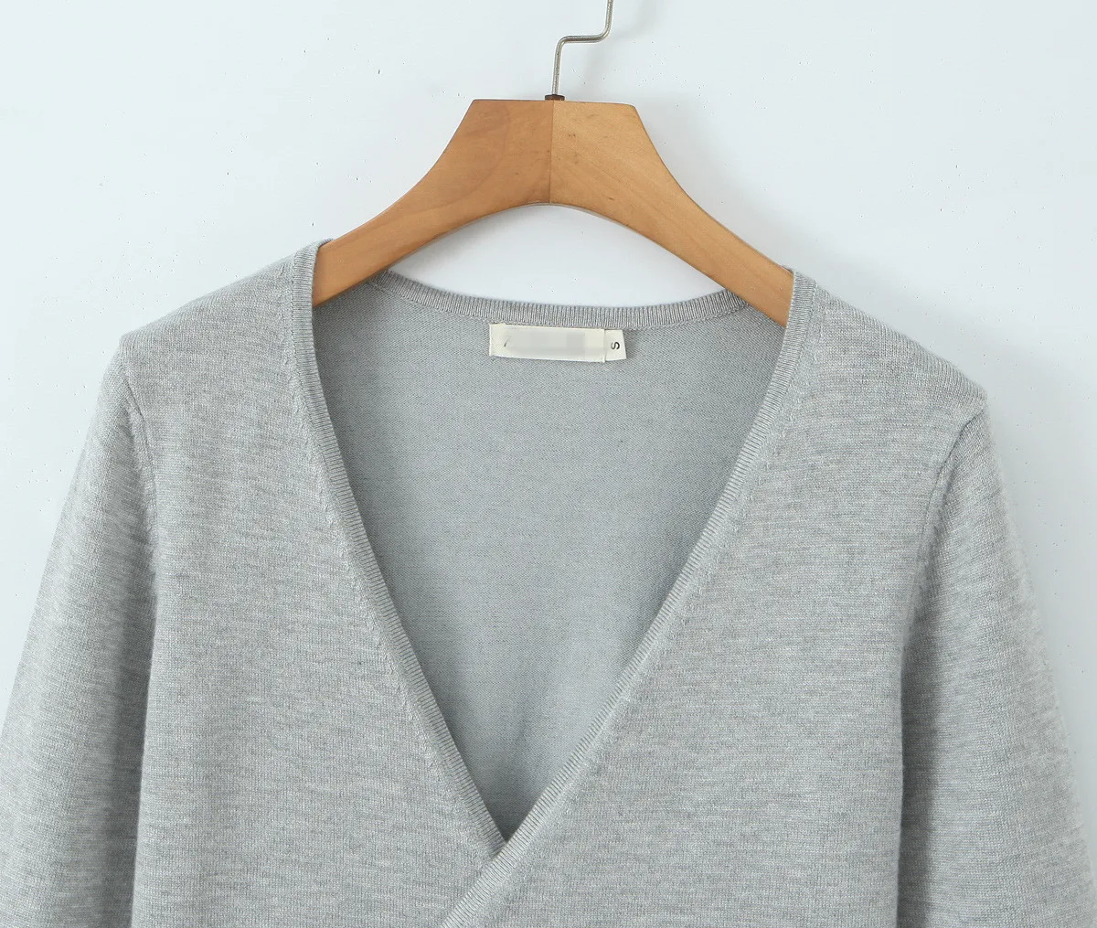 New Fashion Casual Autumn Long Sleeve V-neck Lace-up Solid Color Slim Fit Sweater For Women，2 Colors