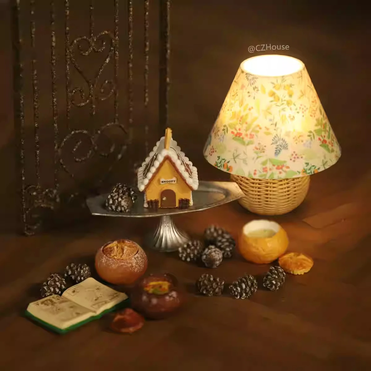 1/6 Lampada da tavolo floreale vintage Modello di casa delle bambole Accessori per mobili in miniatura Bjd Ob11 Blyth Soldier Lol Arredamento camera da letto Giocattolo leggero