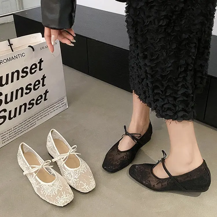 Women's Gentle Ballet Flat Shoes 2026 New Hollow Mesh Lace Embroidered Breathable Dance Footwear Single Sole Slip-On view 3