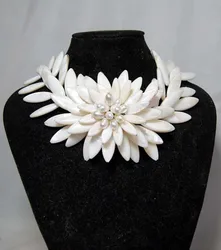 2020- HOT JEWELRY white big pearl beads stone  flower necklace 20