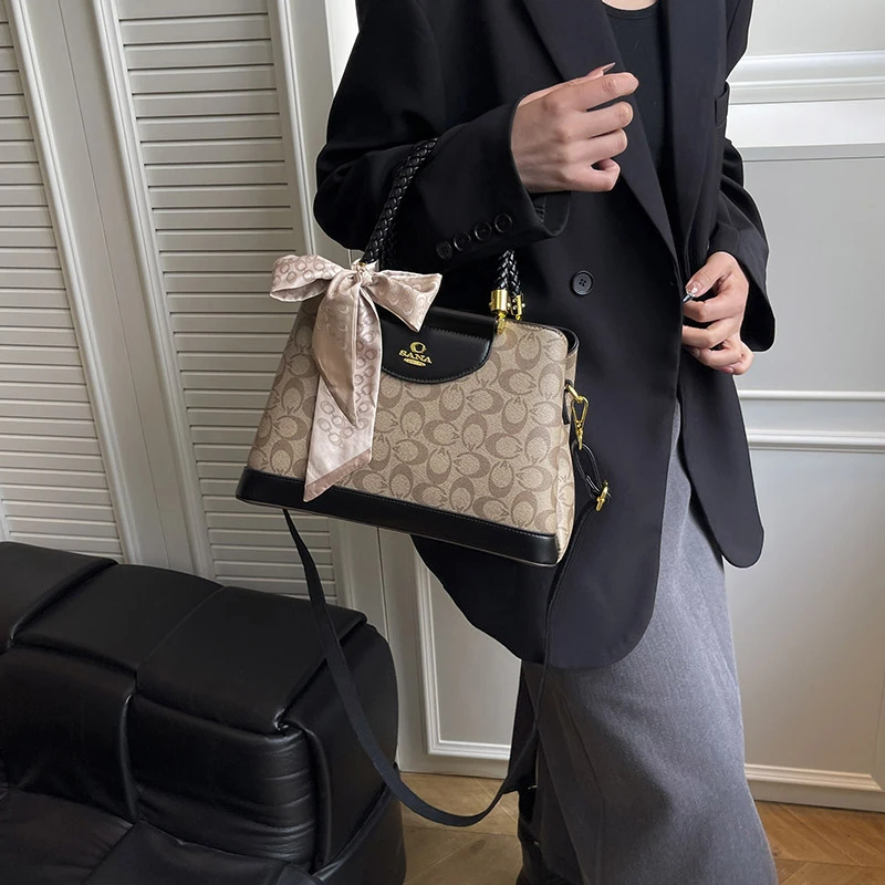 

Classy Women Shopping Bag Canvas Tote Large Capacity Foldable Eco Friendly Fashionable for Beach Grocery Daily Use