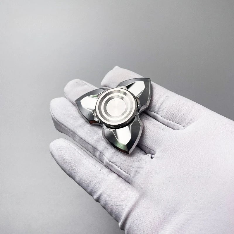 Apache EDC Mecânico de Aço Inoxidável Brinquedo de Descompressão Angular Craft de Três Páginas Giroscópio na ponta do dedo