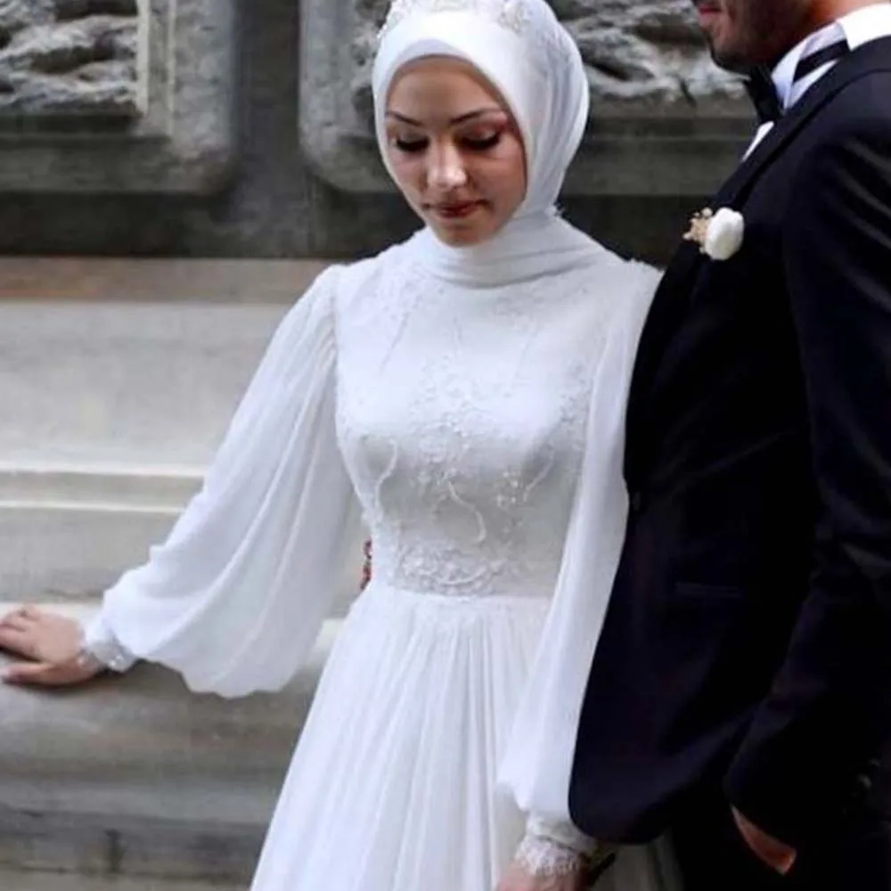 فساتين زفاف إسلامية رائعة مخصصة بياقة عالية عاجية على شكل حرف a 2025 تصميم جديد مزين بالساتان فستان العروس رداء de mariée