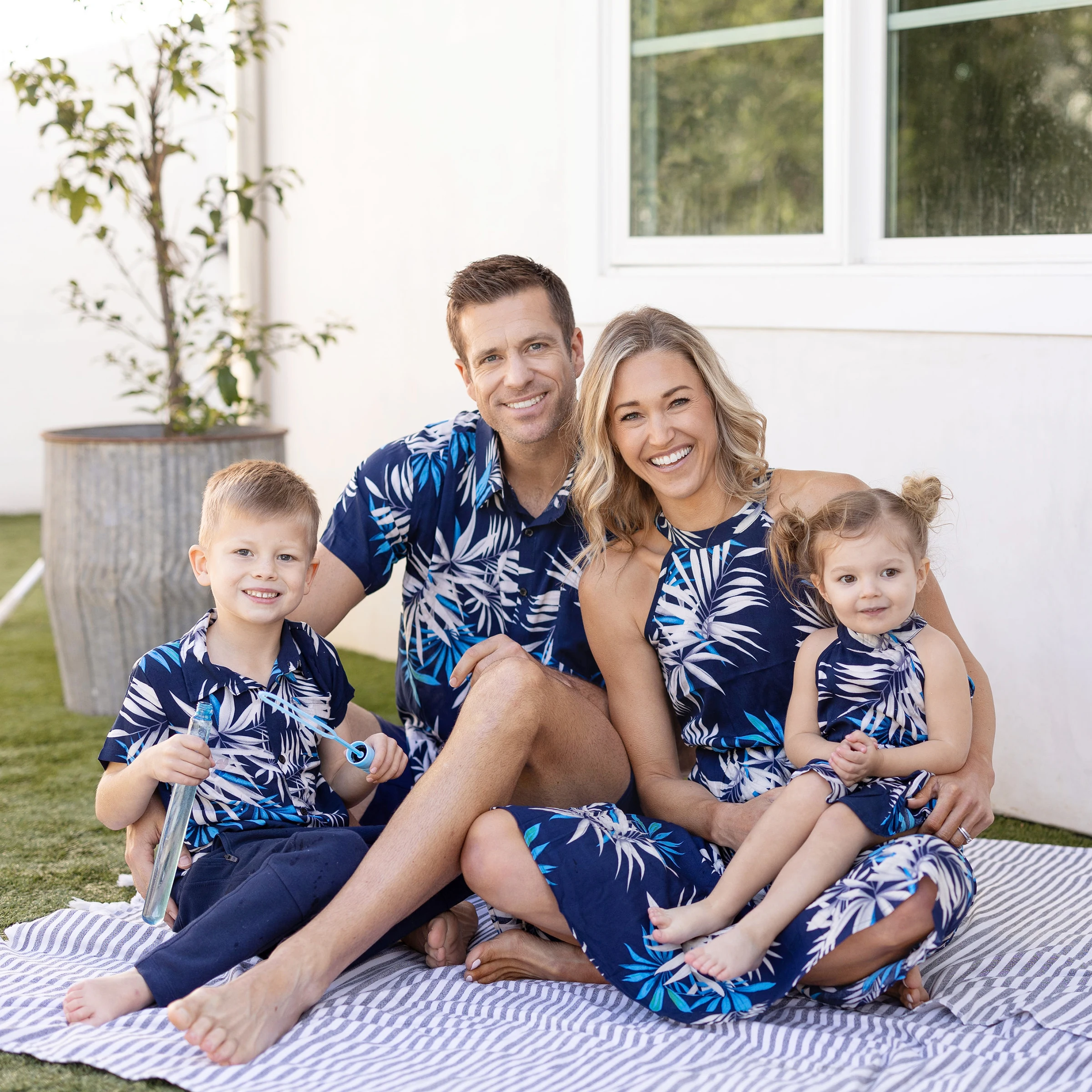 PatPat Family Matching Leaf Print Beach Shirt and High Neck Halter A-Line Maxi Dress Sets