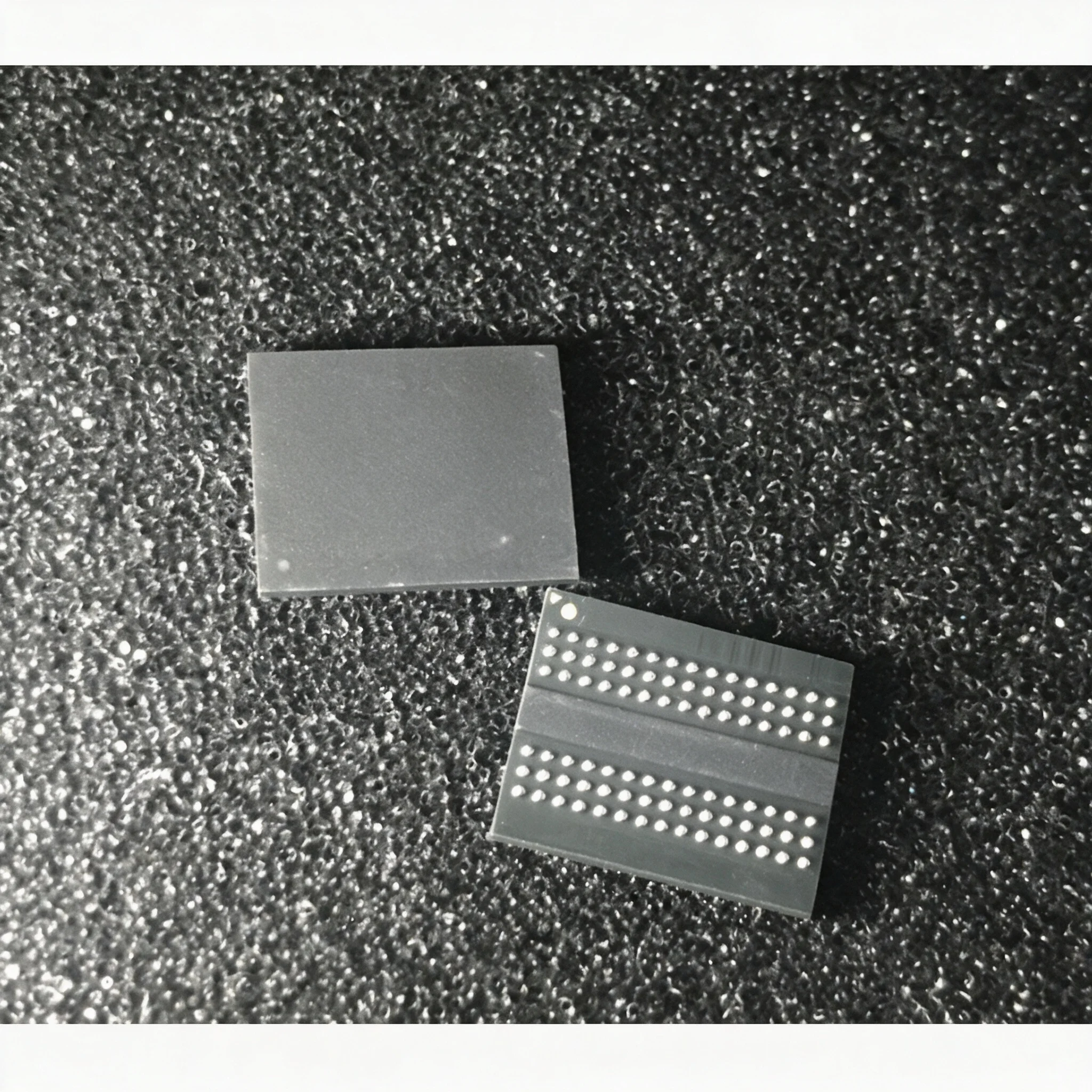 5piece W9751G6IB-25 W9751G6KB-25 BGA84