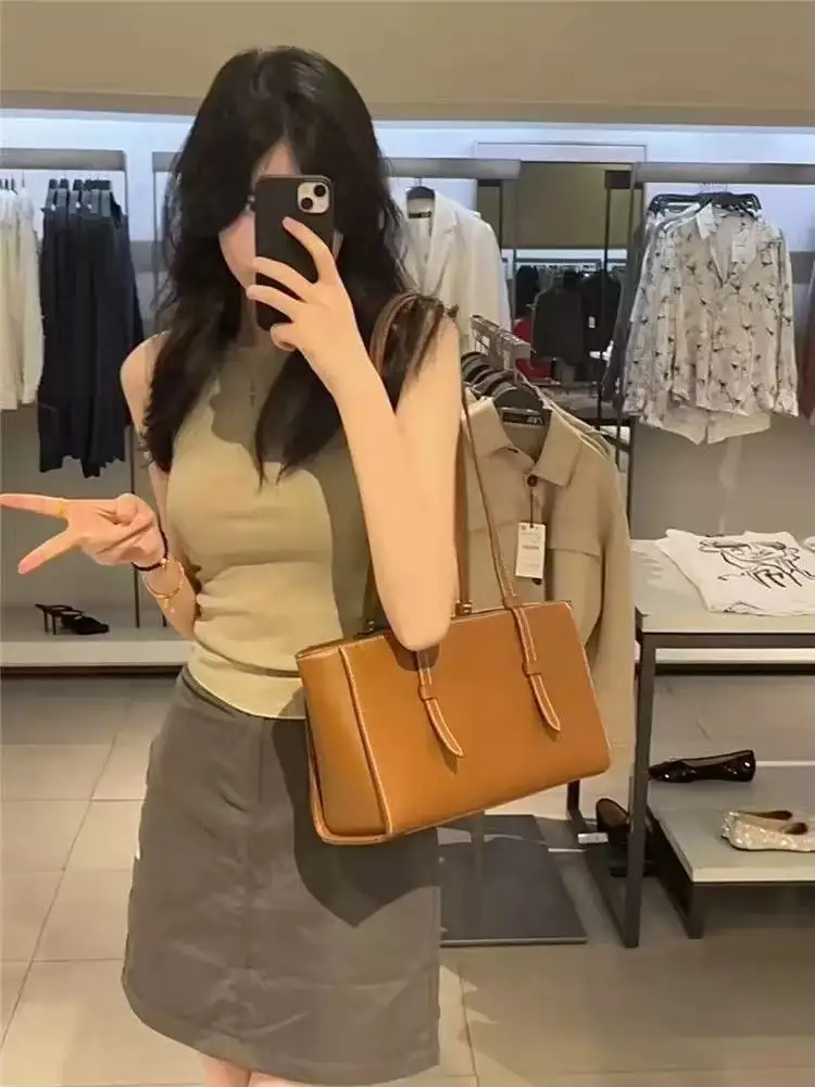 

Commuter large capacity tote bag portable shoulder messenger bag women's leisure niche lined shopping bag tide