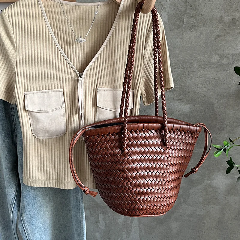 

Модная сумка-корзина из искусственной кожи, дизайнерская женская сумка на плечо, роскошные сумки-ведра ручной работы, летняя пляжная маленькая сумка-тоут 2025